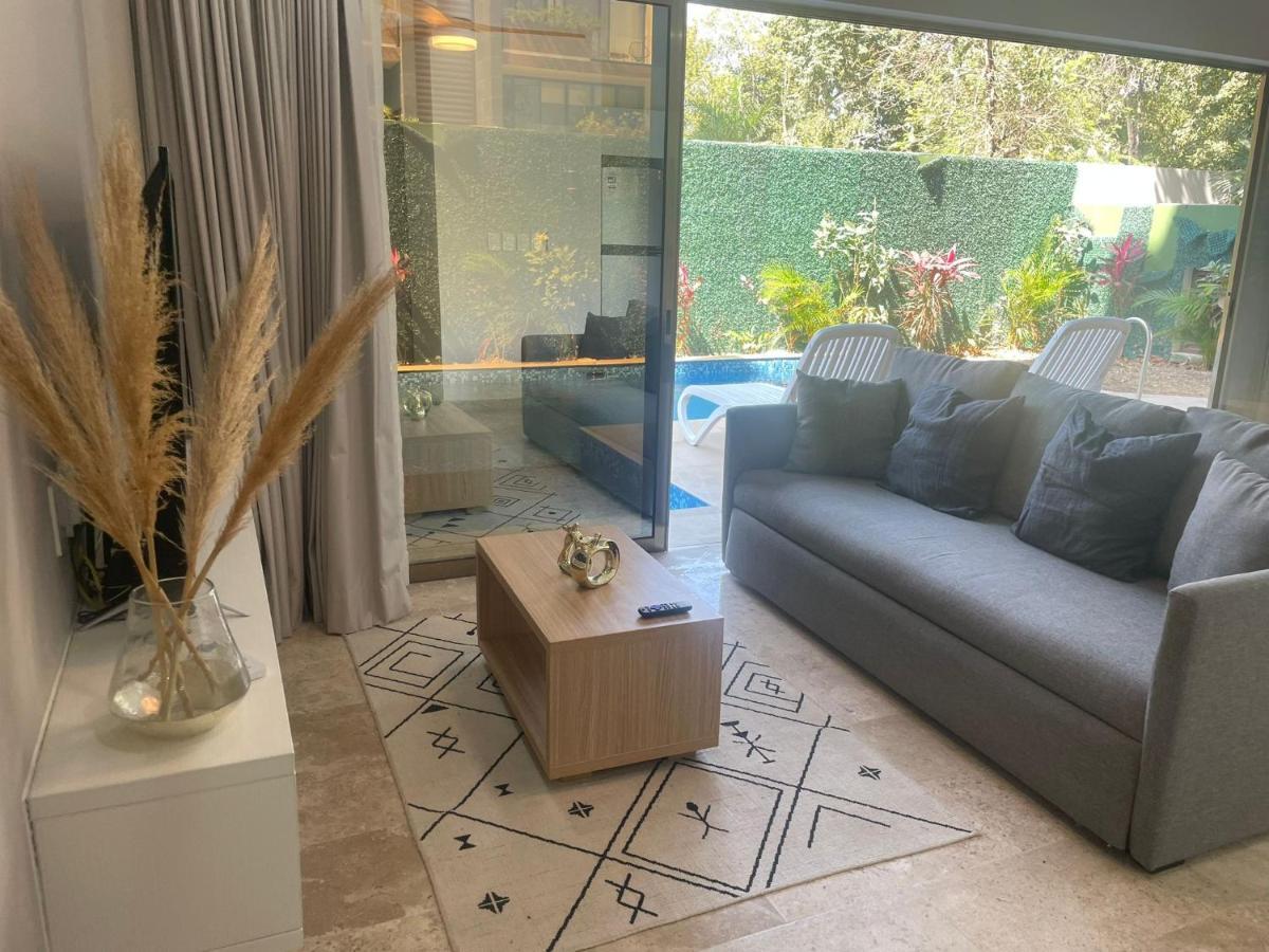 Apartamento Cozy Apt W/swim-up Pool *
