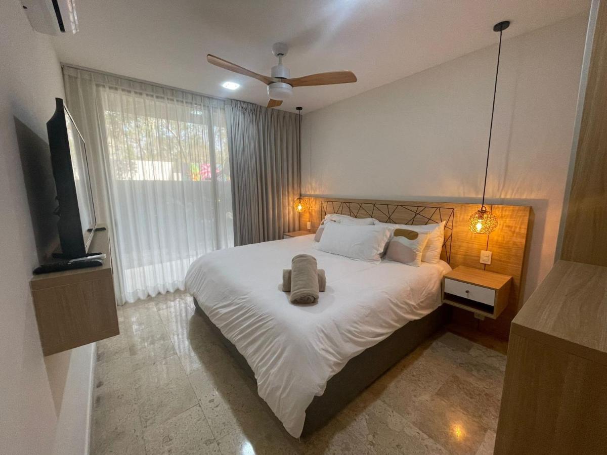 Cozy Apt W/swim-up Pool Apartamento *